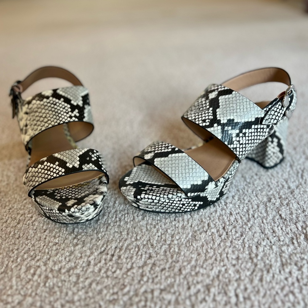 AEROSOLES “Camera” Black & White Snake-Print Platform Block Heel Sandals